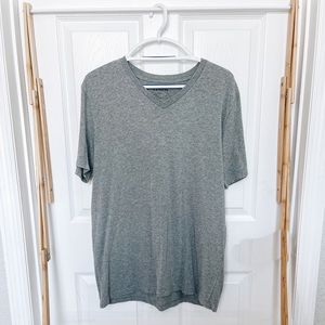 Men’s Express Slim Supersoft Short Sleeve V-neck Tee Size Large